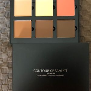 Anastasia cream contouring